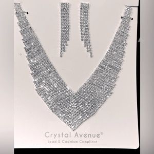 ♥️Crystal Avenue Rhinestone Necklace with Earrings set! Gorgeous sparkle! New!
